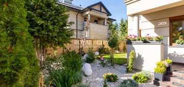 Luksusowy dom z ogrodem na ursynowie.