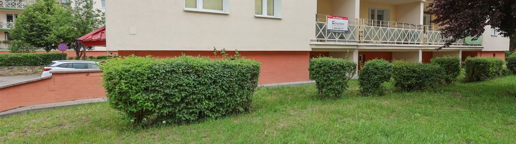 3 pokoje z balkonem na parterze!