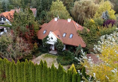 Piękny ogród - dwa wjazdy - działka 2100mkw