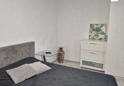 Funkcjonalne i słoneczne mieszkanie z ogródkiem