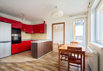 2 pokoje, blisko tramwaju, wyposażone, od zaraz