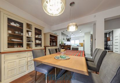 Narożny segment. 6 pokoi. gotowy do wprowadzenia.