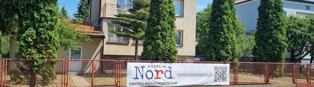 Dom w pobliżu jeziora necko