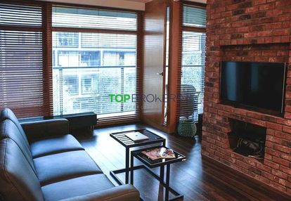 Komfortowe dwa pokoje blisko metra, garaż