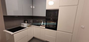 2 pokoje z balkonem, kom, garażem na woli