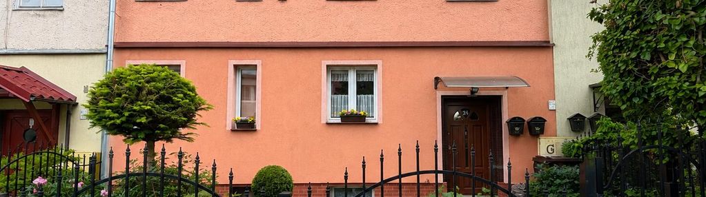 Mieszkanie z ogrodem i potencjałem aranżacyjnym.
