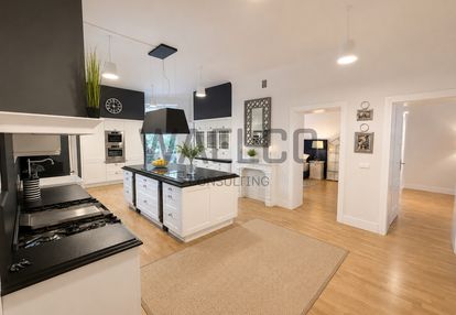 Apartament w wysokim standardzie obok perfumiarnia