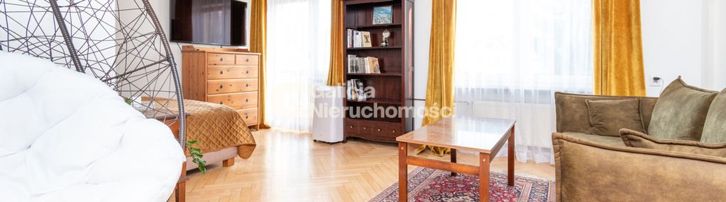 Mieszkanie w centrum, 1. piętro, balkon.