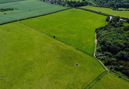 Działka w pierwszej linii zabudowy żelków