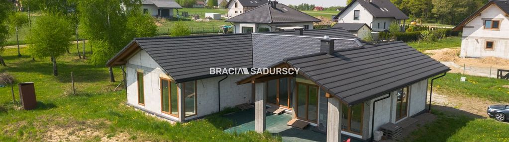 Piękny dom parterowy / 20 ar / las / tomice