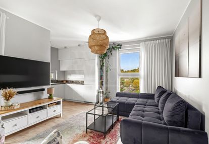 Mieszkanie w nowoczesnym wieżowcu z widokiem