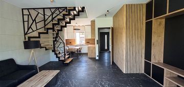 Dom z gotowym mieszkaniem i halą pod biznes