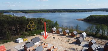 Działka przy jeziorze z pozwoleniem na budowę