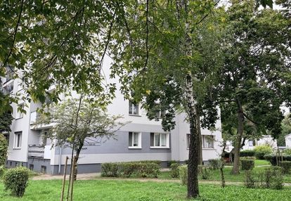 Wygodny układ, balkon i widok na zieleń