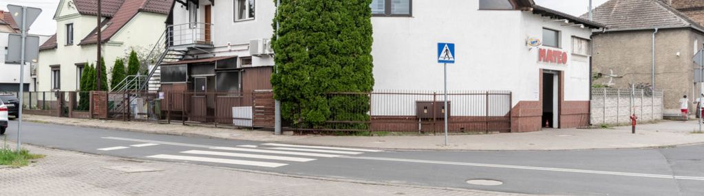 Dom z możliwością wynajmu lokalu handlowego