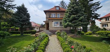 Poniemiecka willa 158m2 na działce 707m2 garaż