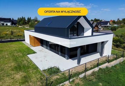 Nowoczesny dom bębło, w stanie developerskim.