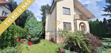 Cichy dom wśród zieleni, duży taras, dobry dojazd