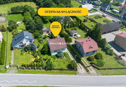 Dom z dużą działką budowlaną. rzozów 87 arów.