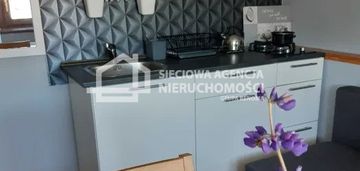 Pokój z aneksem i wspólną łazienką-orłowo