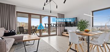 Nowoczesny dom z widokiem na okolicę