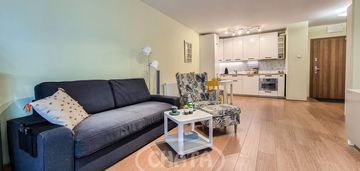 Komfortowe m. z balonem i miejscem post. na kępie