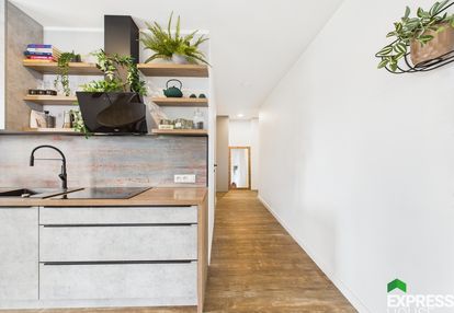 Apartament w sercu jeżyc z miejscem parkingowym