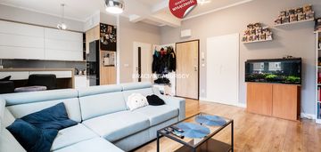 Dwa pokoje, jasne, wysokie. doskonałe.