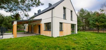 Rodzinny dom w  spokojnej  okolica blisko warszawy