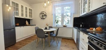 Milanówek: apartament w willi z ogrodem