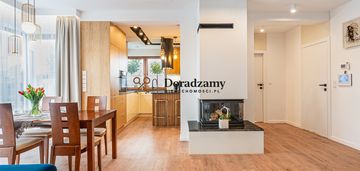 Wyposażony dom wolnostojący z ogrodem zimowym