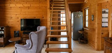 Drewniany dom premium nad stawem | 1 ha | sauna |
