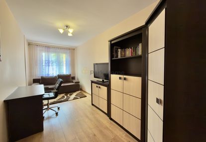 1 piętro z balkonem, ul. plutona, blok 4 piętrowy