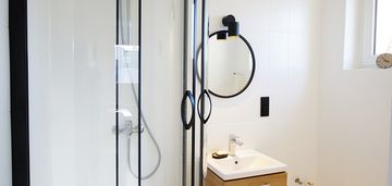 55,7 m2 po remoncie, balkon, wyposażona kuchnia