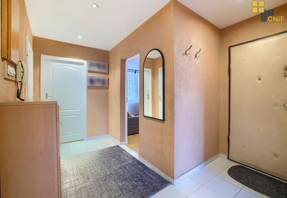 Przestronne m-4/do odświeżenia/świetna lokalizacja