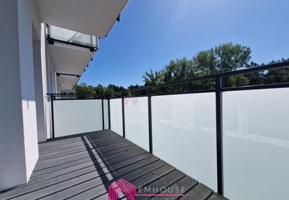2 pokojowe z dużym balkonem, z miejscem postojowym