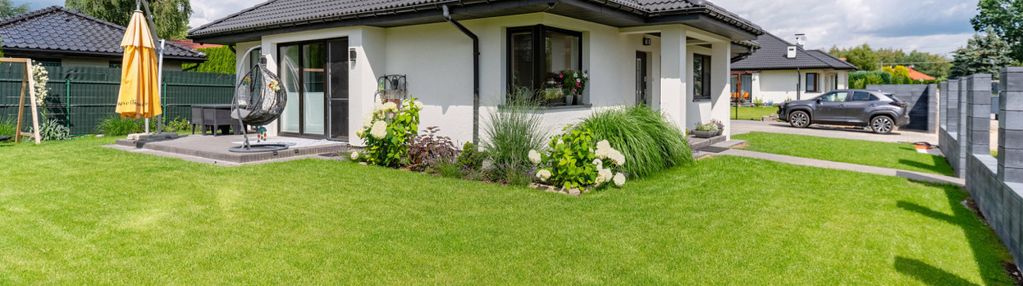 Funkcjonalny dom w cichej okolicy blisko lasu