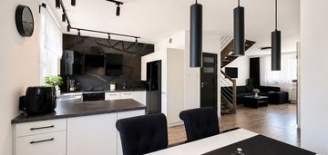 Dwupoziomowa przestrzeń z charakterem – 98,13 m²