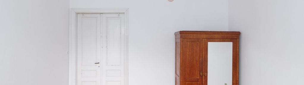 Przedwojenna kamienica, charakter i elegancja – 67