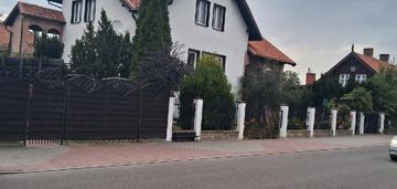 Dom stegna blisko morza
