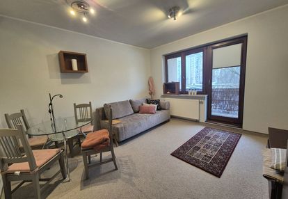 Ładna kawalerka z odrębną kuchnią blisko plaży