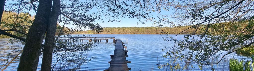 Działka nad jeziorem, z własnym strumykiem