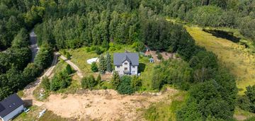 Oferujemy na sprzedaż duży dom koło kartuz