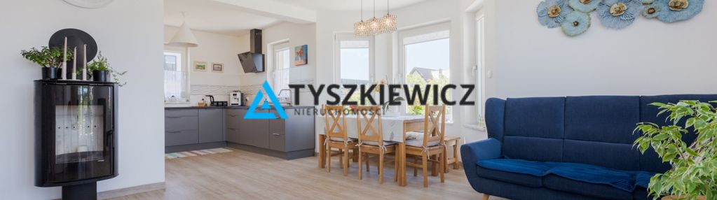 Nowoczesny dom z garażem i ogrodem
