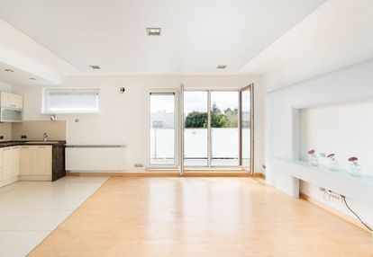 Przylesie i 4 pok. i balkon i 2 miejsca postojowei