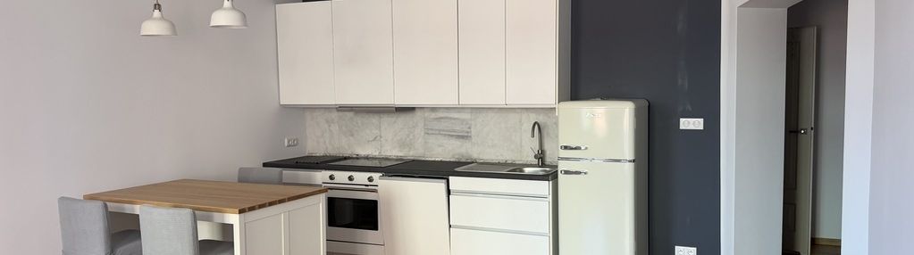 Odnowiona kawalerka z balkonem i piwnicą