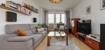 Wyjątkowo zadbane 4(3)pokoje, balkon, garaż