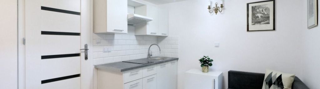 Umeblowana kawalerka w kameralnym budynku-zacisze