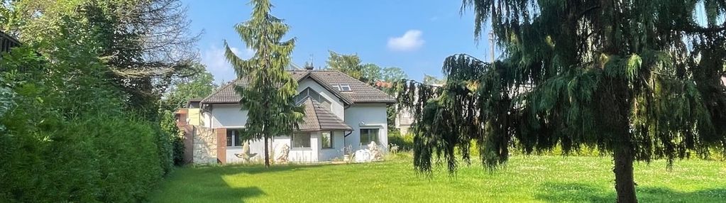 Willa z dużym ogrodem i garażem na dwa samochody