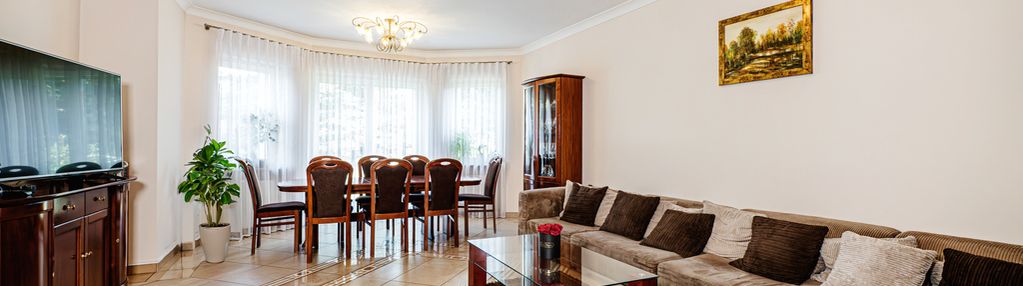 Przestronny dom z dużą działką w dąbrowie